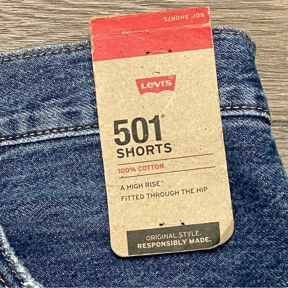 Levi's Destroyed 501 Short in Sansome Muse Women's Denim Jeans Cotton Sz 33 NWT - Picture 6 of 10